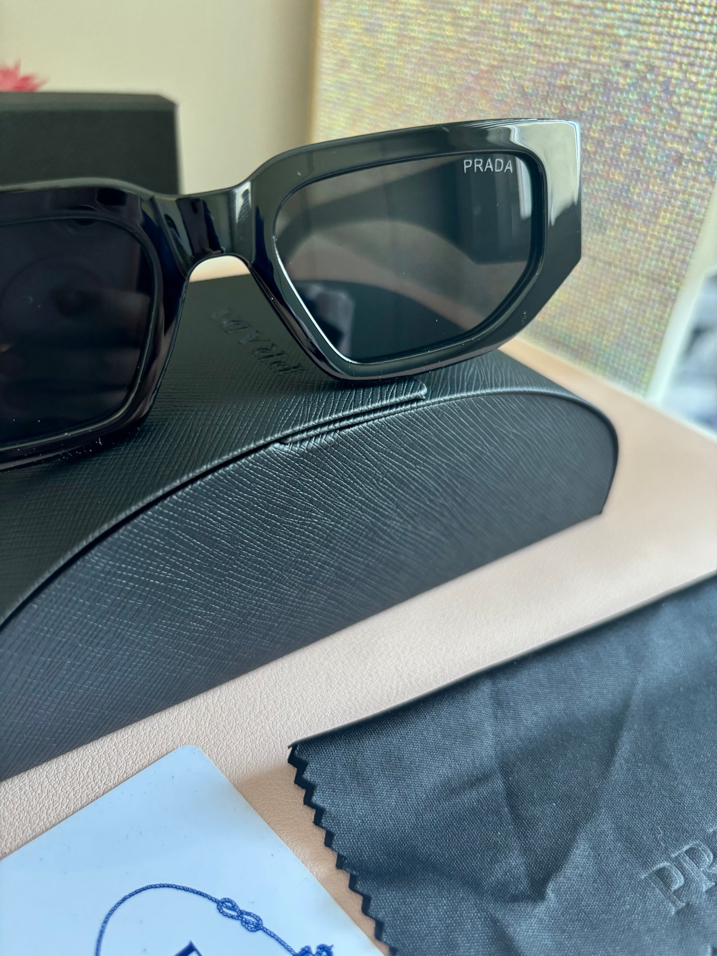 Gafas sol Prada negro clásico