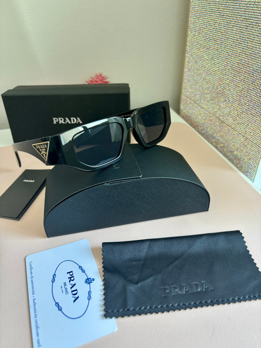 Gafas sol Prada negro clásico