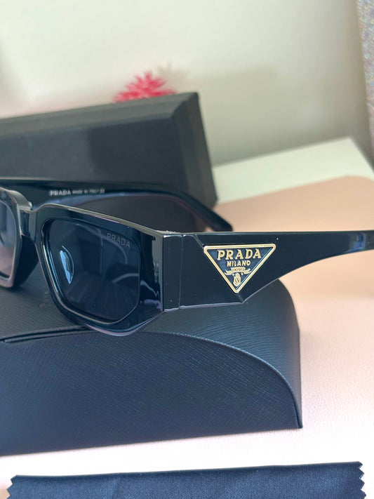 Gafas sol Prada negro clásico