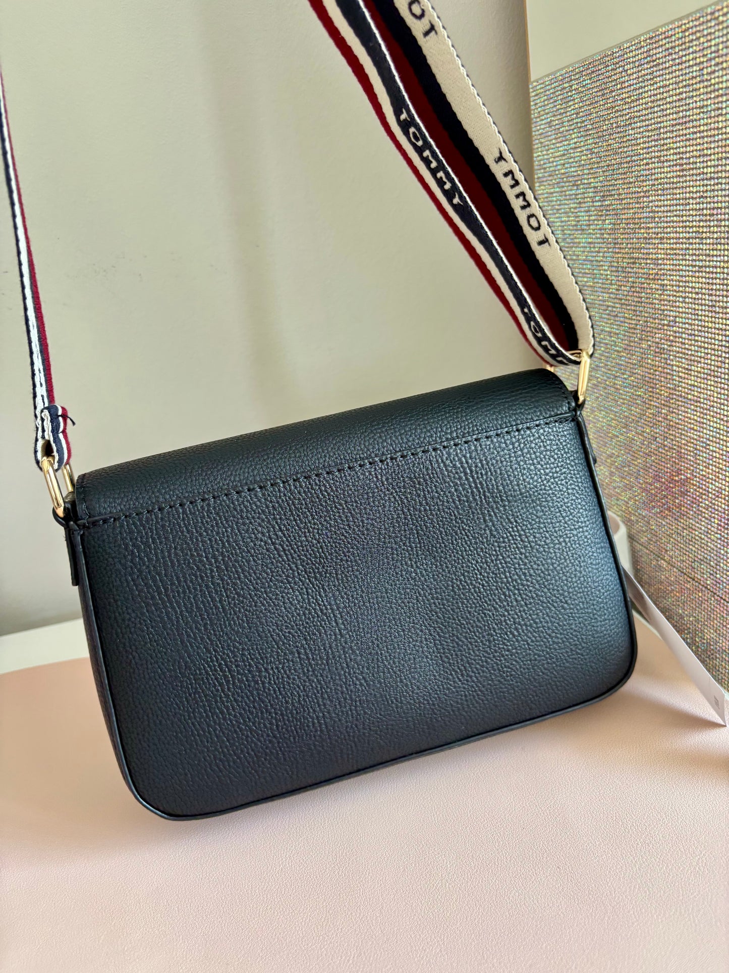 Croosbody Tommy 💯
