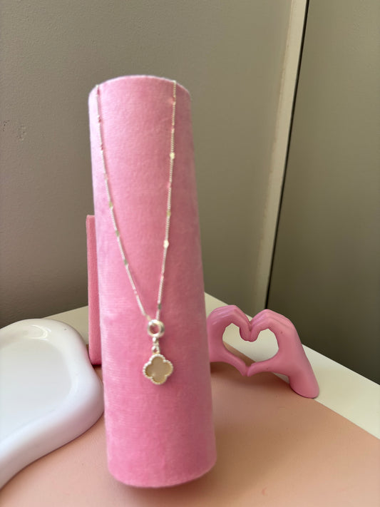 Collar trebol