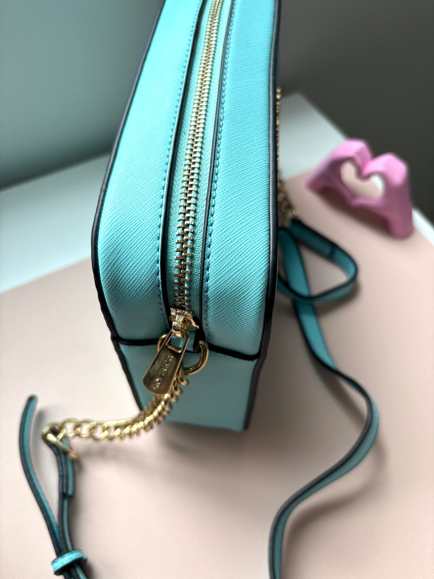 Bandolera MK celeste bebe
