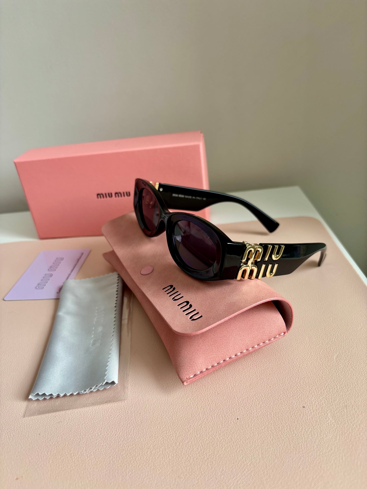 Gafas negra ovaladas miu