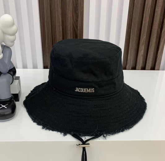 Gorro negro pescador jacquemus