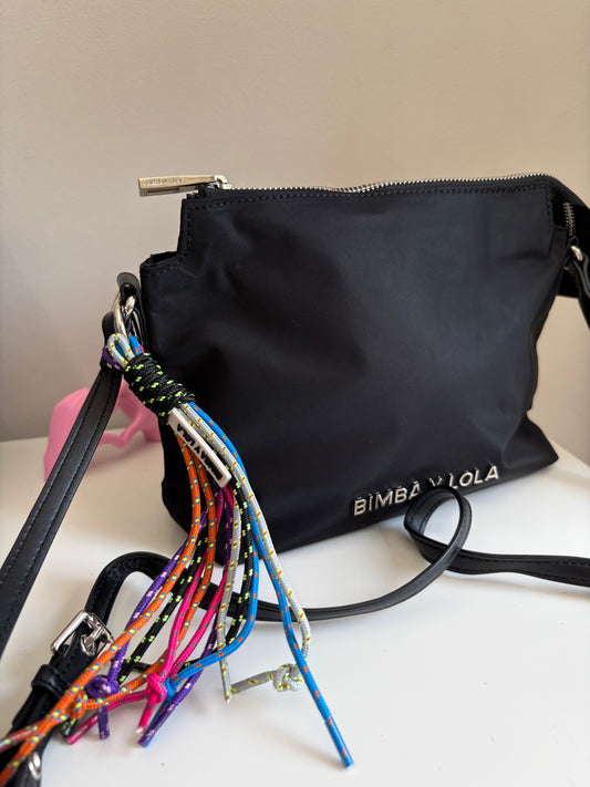Cartera ByL llavero multicolor