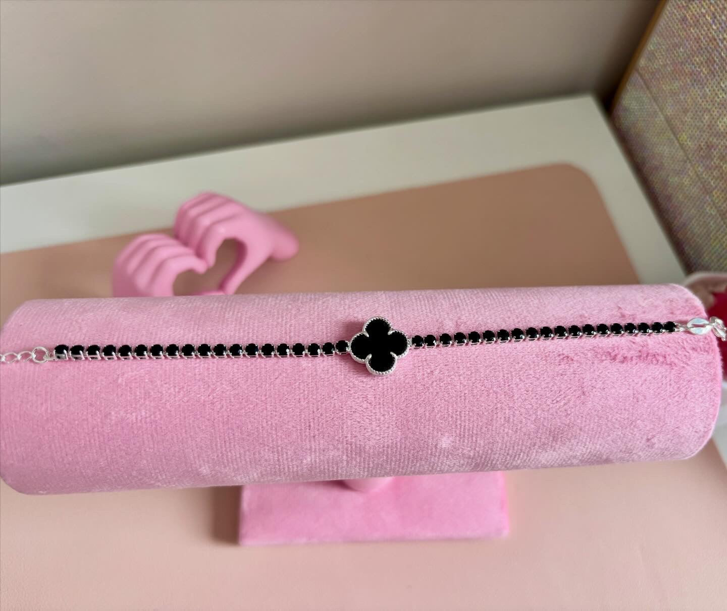 Pulsera trébol negro