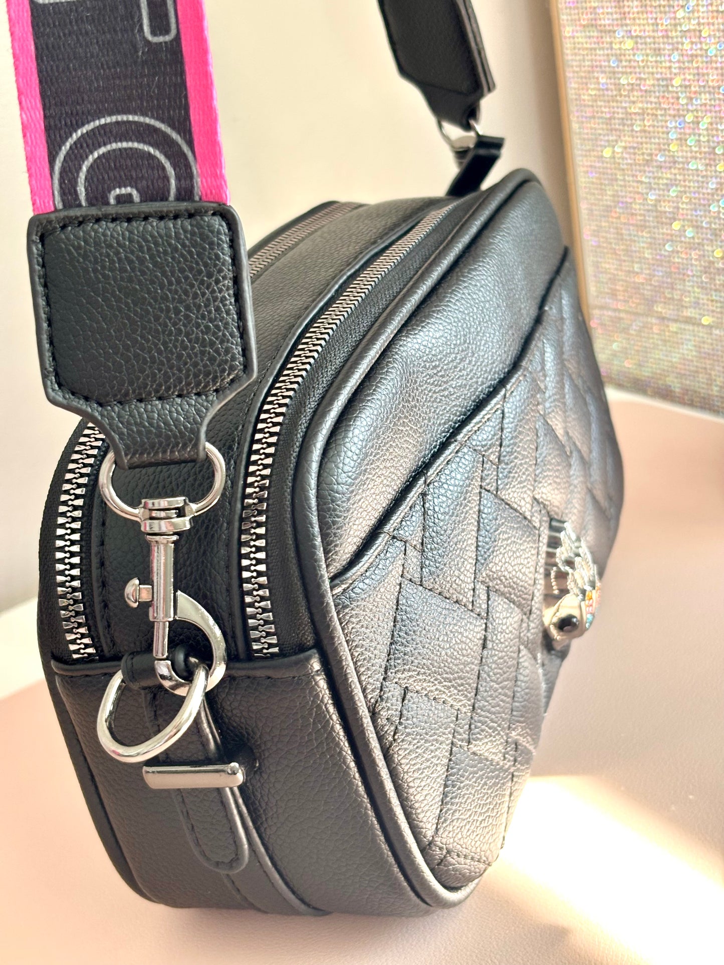 Bandolera kurt geiger negro