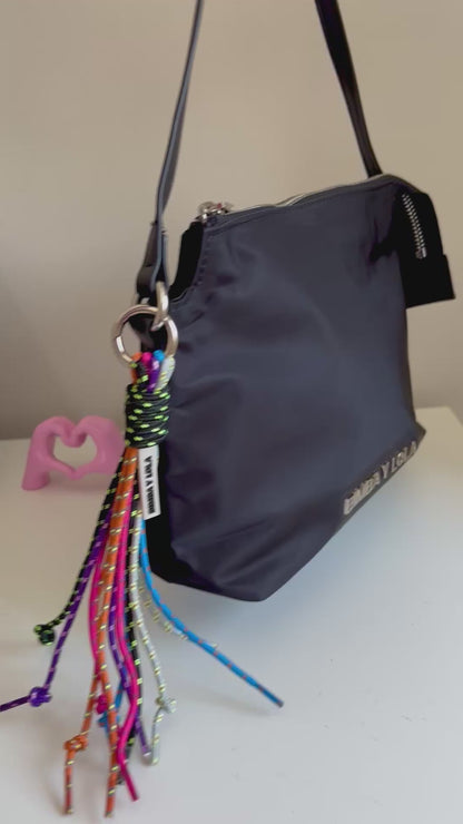 Cartera ByL llavero multicolor